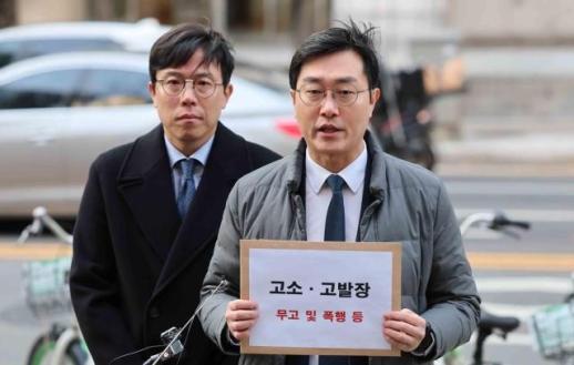 중국 SNS서 韓 군·경 코스프레 확산…어이없는 행위