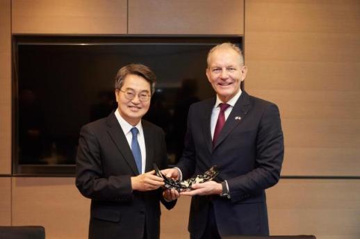 김동연, 프랑스 에어리퀴드사와 반도체소재·수소분야 투자 계획 논의