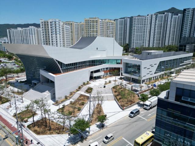 진해아트홀사진창원시