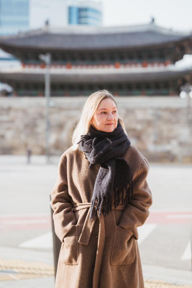 나야 마리 아이트 사진민음사 