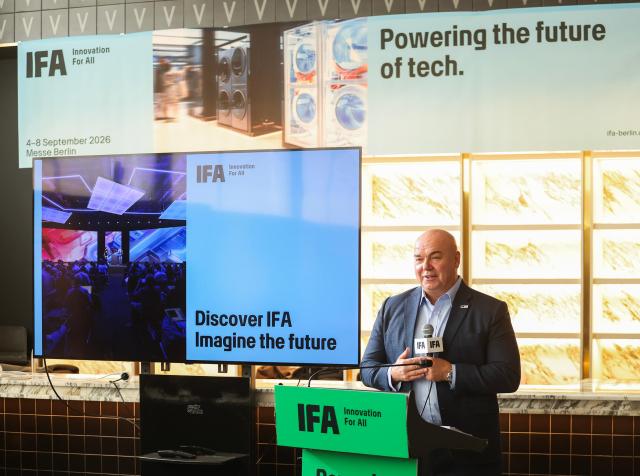 라이프 린드너 IFA 매니지먼트 최고경영자CEO가 2일 서울 여의도 콘래드호텔에서 기자간담회를 열었다 사진IFA