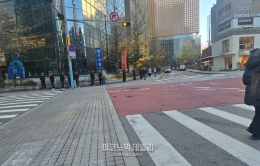 [데스크칼럼]  깊은 유감이 먼저인가, 종로구청이 지켜야 할 숨 쉴 권리가 먼저인가