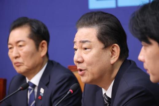 與, 12월 3일 민주화 운동 기념일 지정 당론 채택