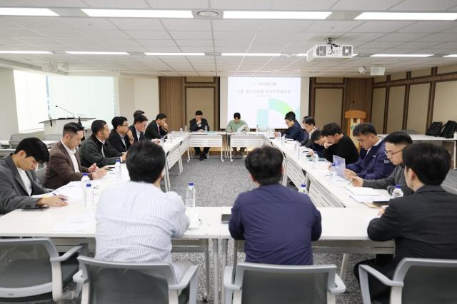 iM금융그룹 관계자들이 생산적 금융 확대 방안을 논의하고 있다 사진iM금융그룹