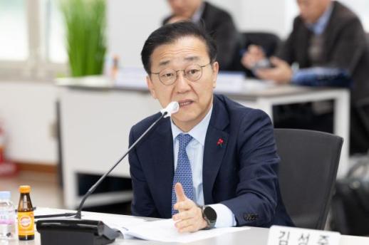 1기 신도시 선도지구 찾은 김윤덕 장관…사업기간 획기적으로 단축할 것