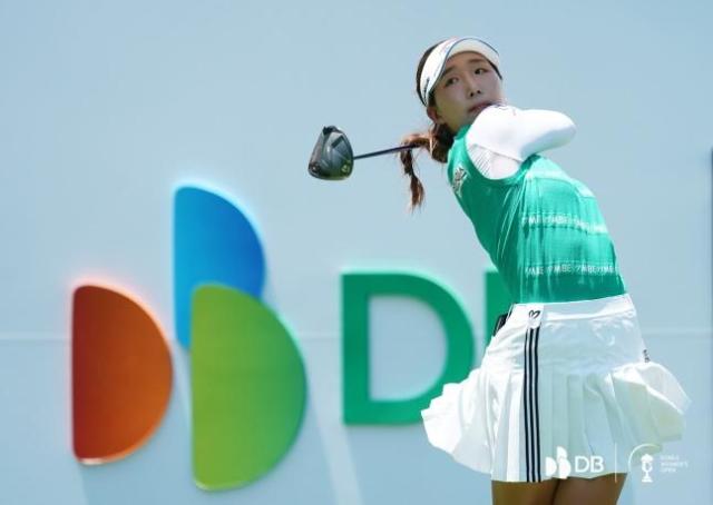 15일 이동은은 충북 음성군 레인보우힐스 컨트리클럽파72에서 열린 제39회 DB그룹 한국여자오픈총상금 12억원에서 최종합계 13언더파 275타를 기록하면서 우승했다사진DB그룹 한국여자오픈 제공