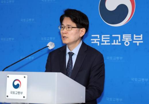 국토부 명일동 땅 꺼짐, 불안정 지반·지하수위 저하·하수관 누수 겹쳐 발생
