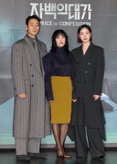 [종합] 10년 만에 만난 전도연·김고은, 자백의 대가로 글로벌 시청자 홀릴까