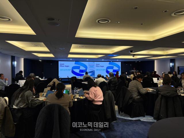 한국화이자제약은 3일 ‘빛으로 여는 내일 빛나는 내일을 함께’를 주제로 오프라인 행사를 진행했다사진안서희 기자