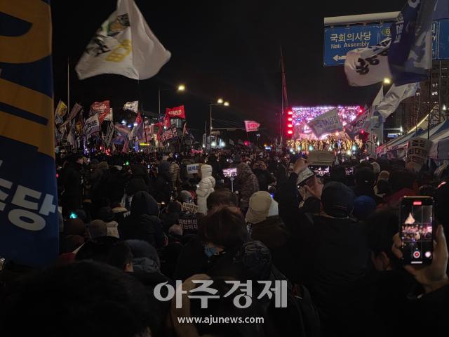 123 비상계엄 1주년을 맞아 3일 서울 여의도 국회 앞에서 123 내란외환 청산과 종식 사회대개혁 시민대행진이 열렸다 사진박종호 기자