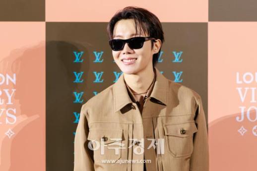 [포토] 제이홉, 수줍게 미소