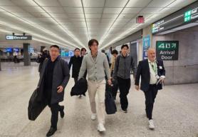 National team coach Hong Myung-bo arrives in Washington for World Cup draw