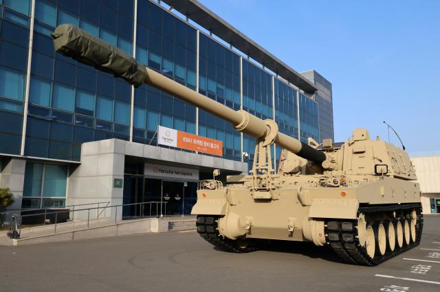 한화에어로스페이스가 지난 2일 창원3사업장에서 연구개발RD 및 마케팅용 K9A1 자주포 출하식을 진행했다 사진한화에어로스페이스