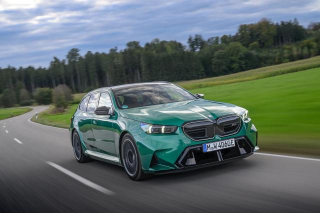 뉴 M5 투어링 주행 모습사진BMW코리아