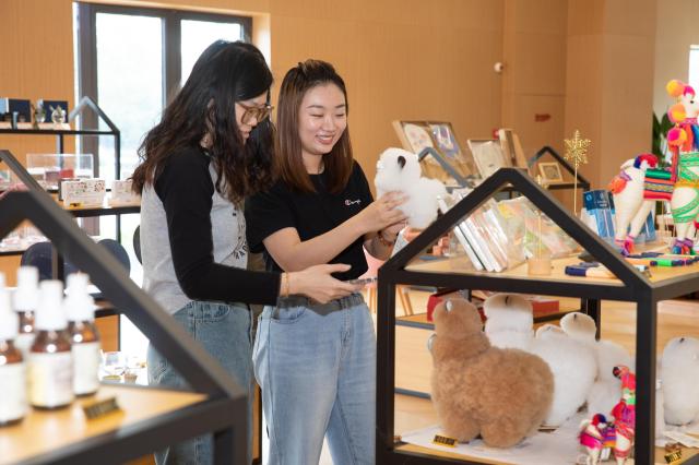 상하이 푸둥 선도구 건설 5주년… 글로벌 연결망 강화로 양방향 교류 확대