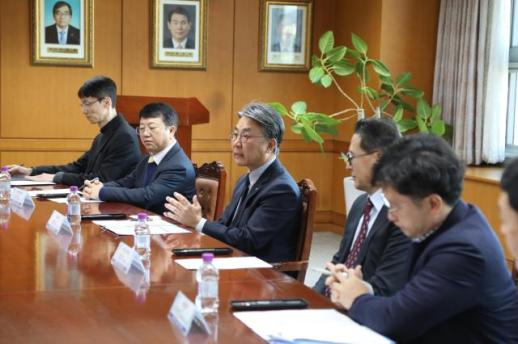 [속보] 진옥동, 신한금융그룹 차기 회장 후보 단독 추천