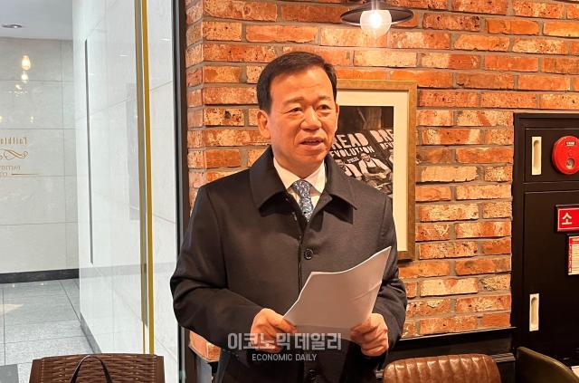 지난 17일 여의도 한 카페에서 금융투자협회 회장 연임 출마 의사를 밝히는 서유석 금융투자협회 회장 사진정세은 기자
