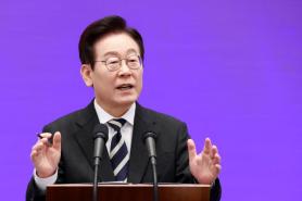 Lee to discuss AI, semiconductor cooperation with SoftBank chairman