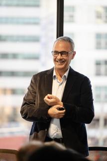 공쿠르상 카멜 다우드 소설, 정답 없을 때 써…자신만의 답 찾아야 