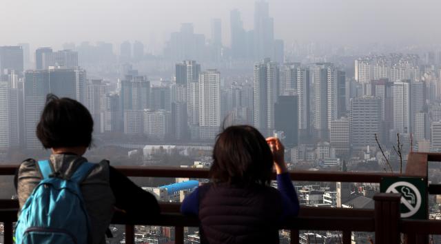 서울 남산에서 바라본 아파트 단지 사진연합뉴스