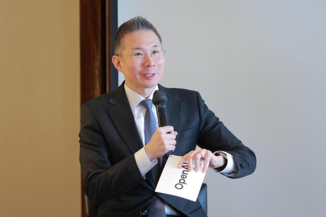 김경훈 오픈AI 코리아 총괄 대표가 4일 오전 서울 중구 웨스틴 조선호텔에서 열린 기자간담회에 참석하고 있다 20251204사진유대길 기자 dbeorlf123ajunewscom