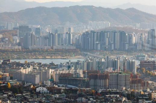 서울 아파트값 상승폭 3주 연속 완화…10·15 대책 이후 관망 짙어져