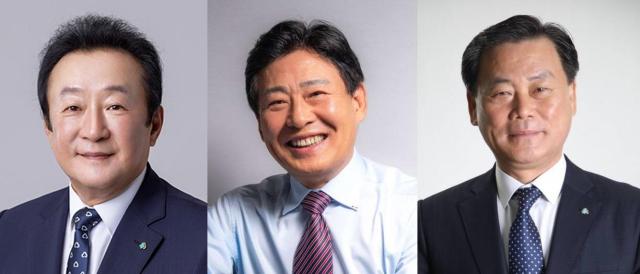 왼쪽부터 김인 새마을금고중앙회장 유재춘 서울축산새마을금고 이사장 장재곤 종로광장새마을금고 이사장 사진새마을금고 포털 프로필
