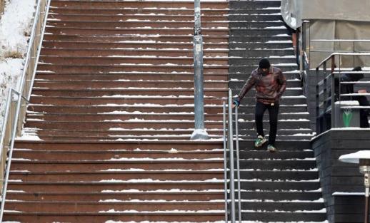 首尔路面结冰湿滑