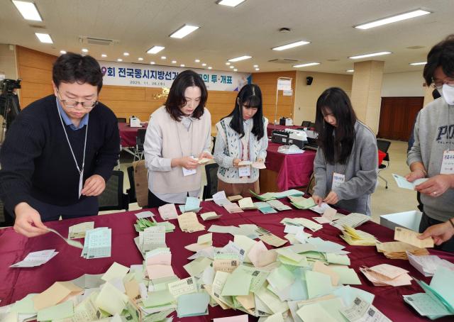 지방선거서 최대 승리 초점 맞춘 여야, 대규모 혈전 예고
