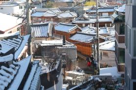 PHOTOS: Seoul turns white after the seasons first snow