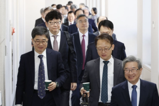 與, 내란재판부 우려에 사법부, 반성 없이 국민 겁박만