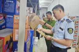 [ASIA BIZ] 연말 소비 늘면서 위조·밀수 전쟁... 베트남, 시장 질서 총력 단속