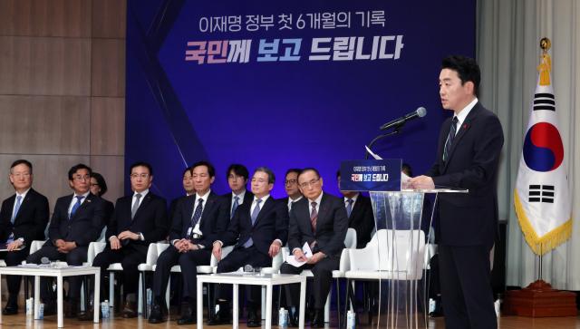 강훈식 비서실장이 7일 용산 대통령실에서 열린 이재명 대통령 정부 6개월 성과 간담회에서 발언하고 있다 사진연합뉴스