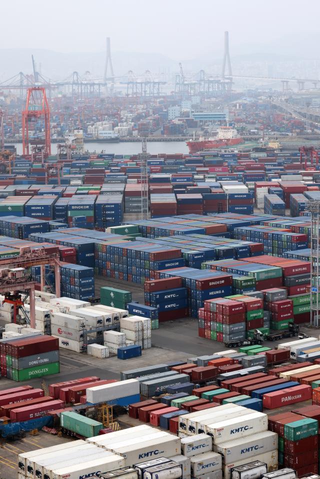 South Koreas economy shows gradual recovery as consumption improves: KDI