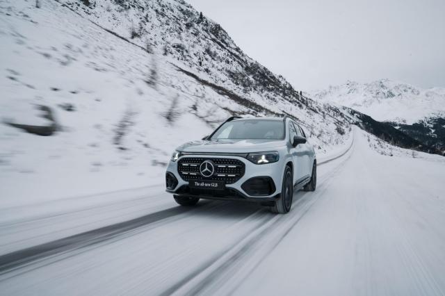 디 올-뉴 메르세데스-벤츠 GLB사진벤츠