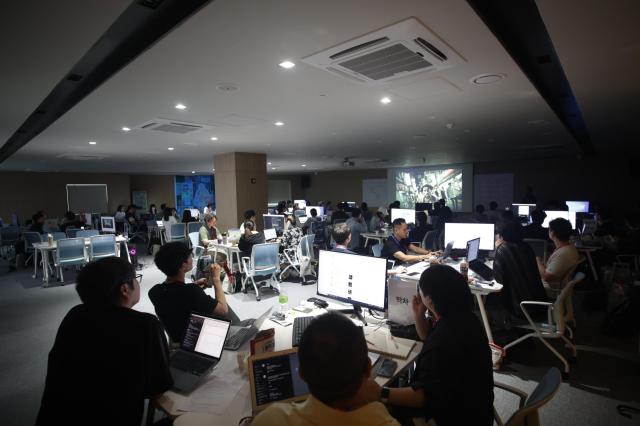 ‘AI영상교육센터부천’에서 AI 활용 영상 제작 강의가 이뤄지고 있다 사진부천시