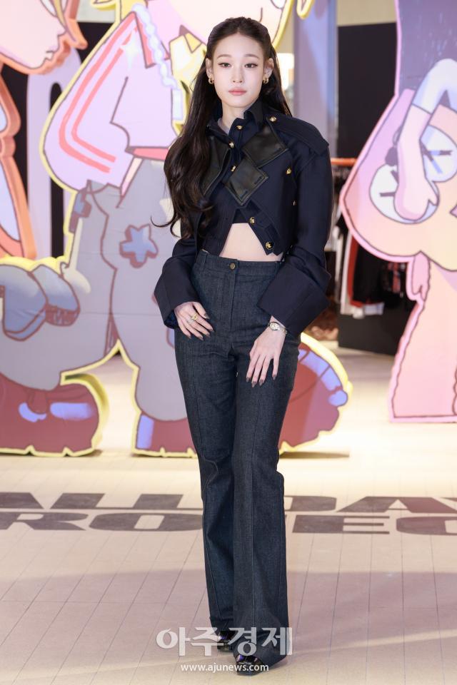 [포토] 포즈 취하는 올데이 프로젝트 애니