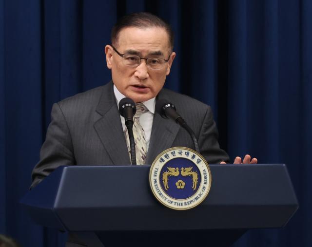 Wi Sung-rak South Korea’s national security director speaks with reporters at the presidential office in Yongsan Seoul after announcing the final agreement on the South Korea–US joint fact sheet on tariffs and security Nov 14 2025 YONHAP