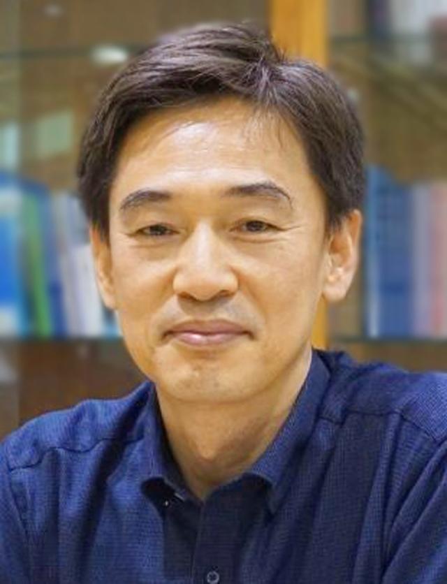 Professor Shim Seok-tae former head of the SBS News Division continues to write passionately on media ethics and media law Yonhap