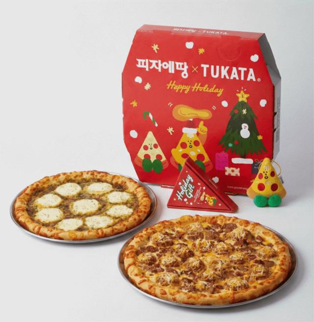 피자에땅이 겨울 시즌을 맞아 신메뉴 바질 마스카포네와 미트밤 피자를 출시한다 사진피자에땅 제공
