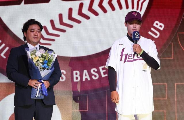 박석민왼쪽과 박준현 사진연합뉴스