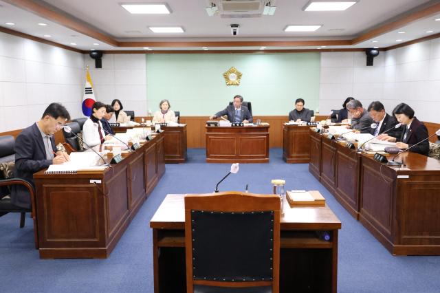 동해시의회 예산결산특별위원회가 지난 12월 9일 제357회 제2차 정례회 제8차 회의를 개최하고 있다 사진동해시의회