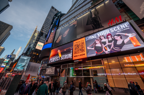 미쟝센 뉴욕 옥외광고 이미지 [사진=아모레퍼시픽]