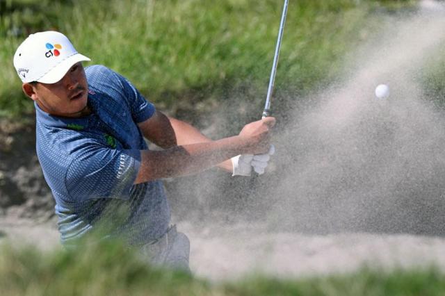 Golfer Kim Si-woo climbs in world rankings, eyes Masters return