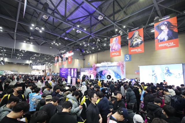 AGF 2025 스마일게이트관 사흘간 1만 3000여 명 몰리며 흥행사진스마일게이트