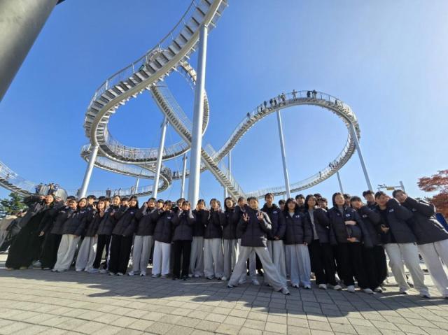사격 청소년대표팀 포항 관광 명소 스페이스워크 방문 기념 촬영 장면 사진포항시