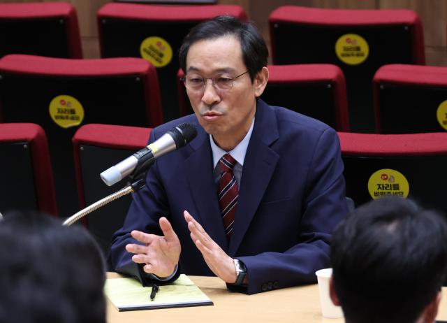 우상호 정무수석이 21일 용산 대통령실에서 기자간담회를 하고 있다사진연합뉴스