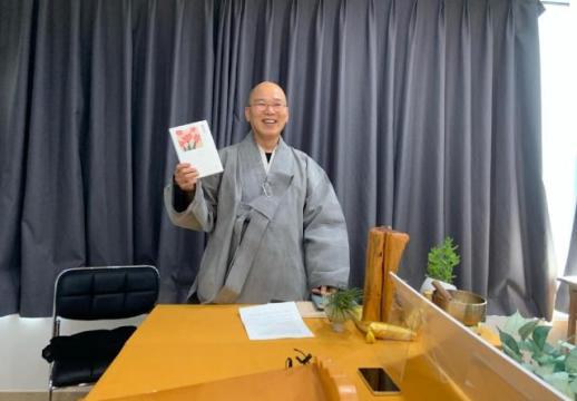 법정스님 맏상좌 덕조스님 나뭇가지 사이의 달 보며 살길 