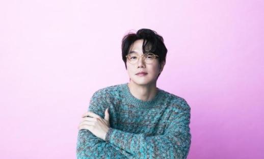 기획사 미등록 운영 성시경 불송치…누나·법인은 검찰에 넘겨져