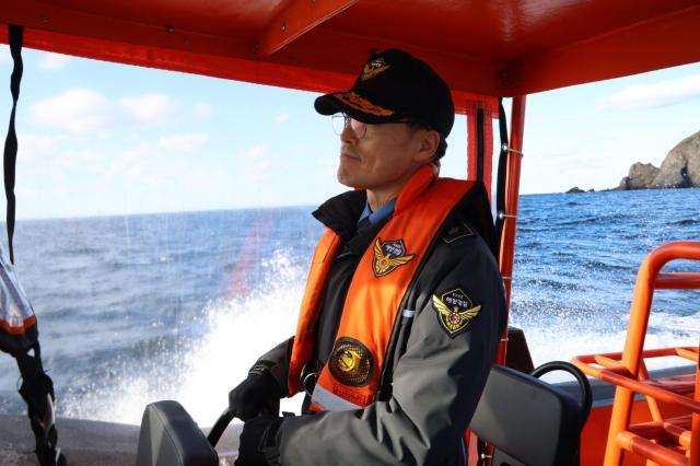 지난 12월 9일 김성종 청장이 독도·울릉도 해역의 치안 현장을 집중점검하고 있다 사진동해해경청